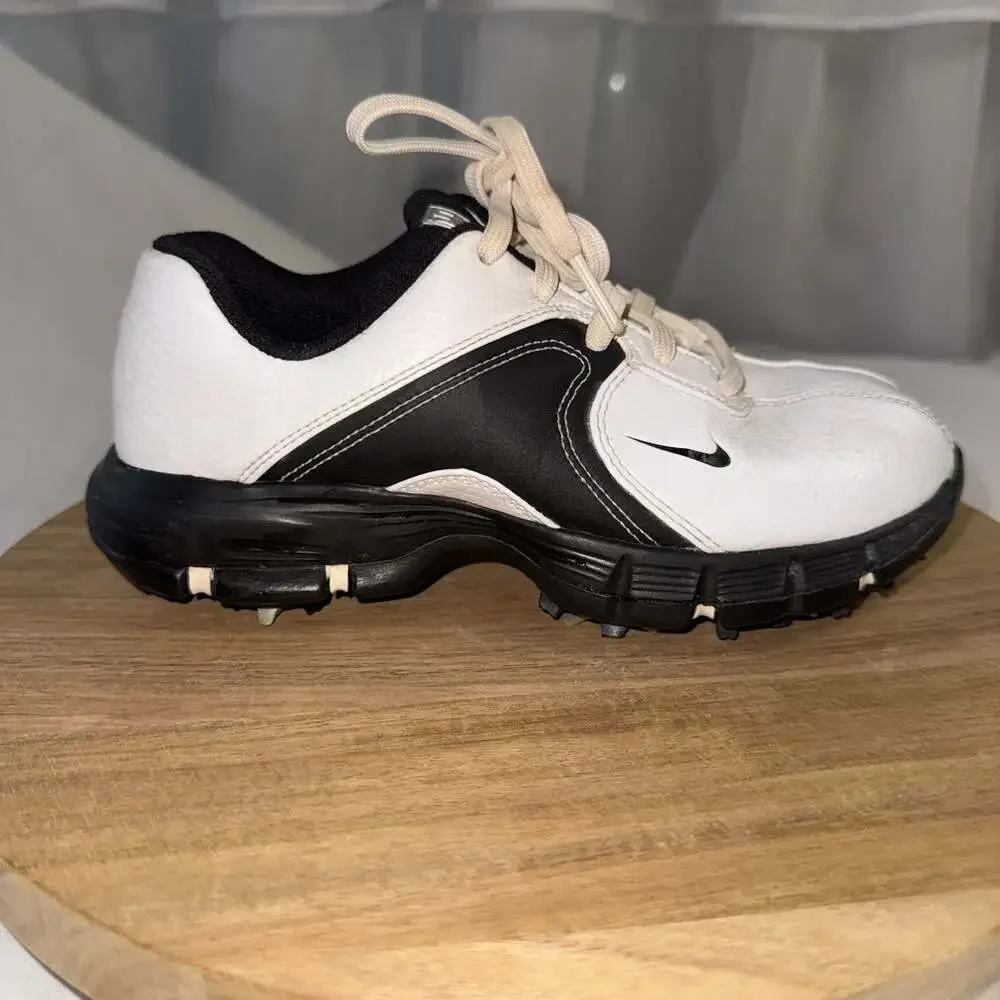 Nike Tiger Woods Youth White and Black Golf Shoes Size 1